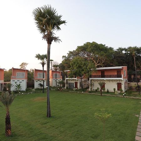 Palm Paradise Beach Resort Pondicherry Dış mekan fotoğraf